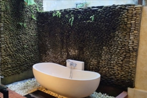 Salle de bain principale de la Villa du Temple